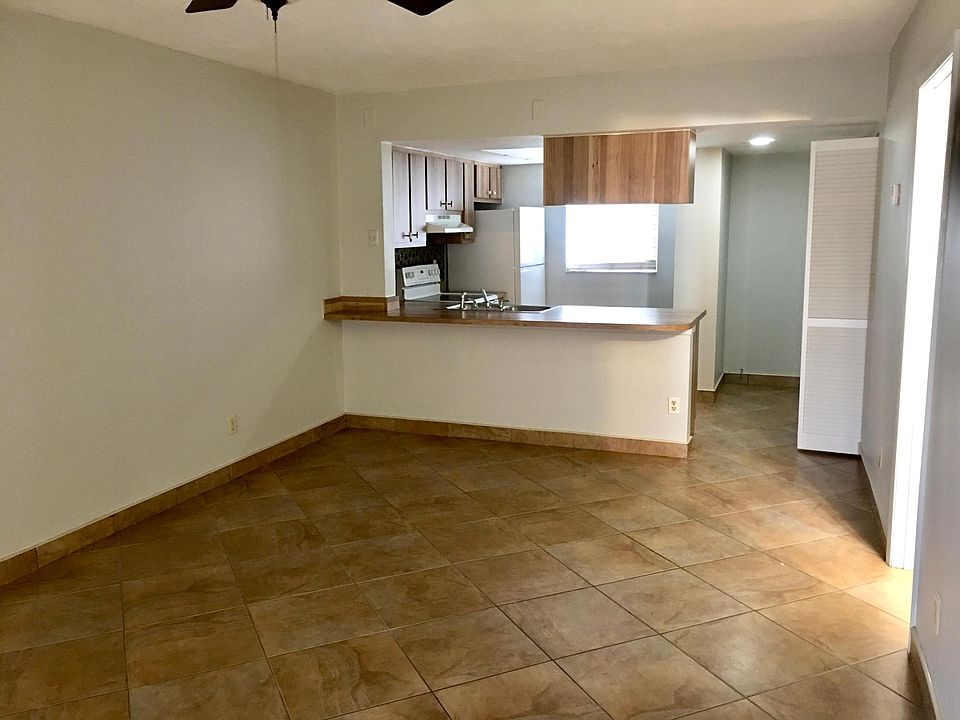 1st image of 1806 University Ln APT 402