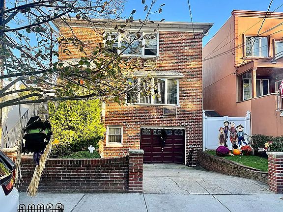 4th image of 99 Bay 11 St