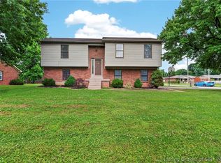 702 Hopkins Ln, Jeffersonville, IN 47130
