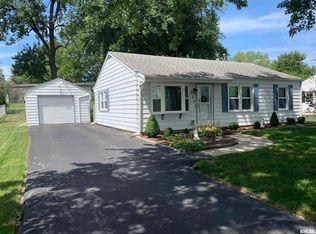 5221 N Hamilton Rd, Peoria, IL 61614