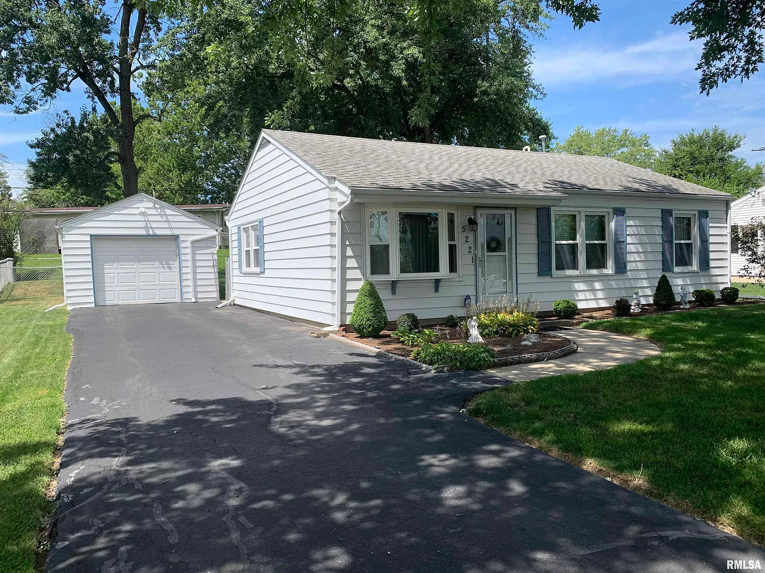 5221 N Hamilton Rd photo 1