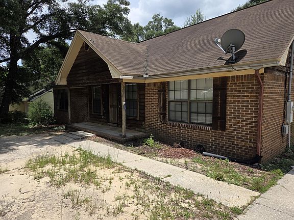 2nd image of 170 Ridge Lake Rd