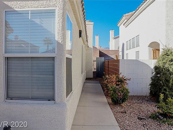 3rd image of 1817 Klamath Falls Way