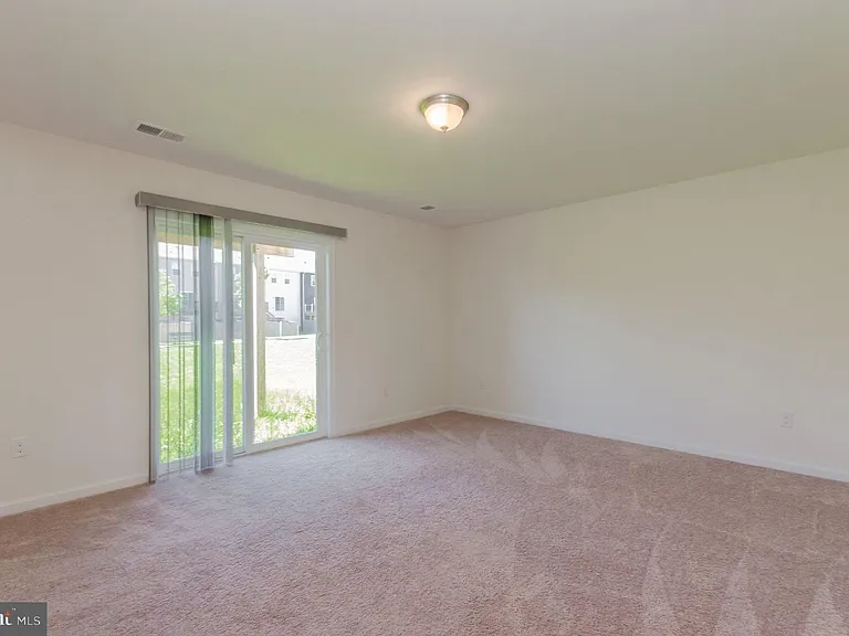 172 Drexel Ct — Photo 12