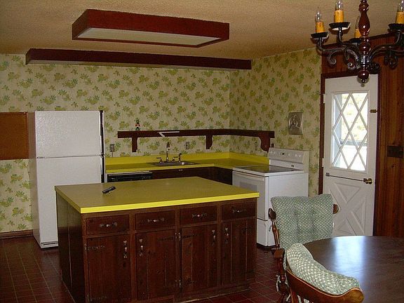 main level kitchen