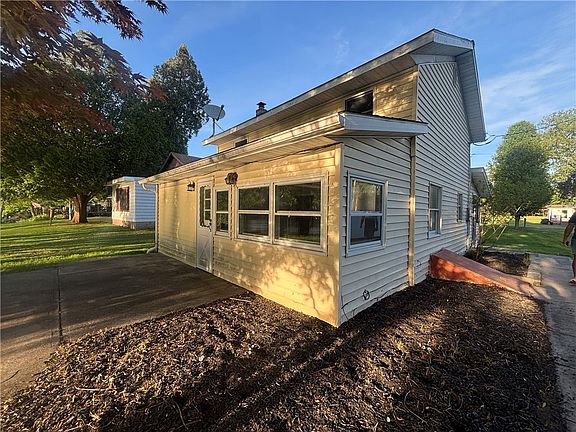 3rd image of 8727 Dwyer Rd