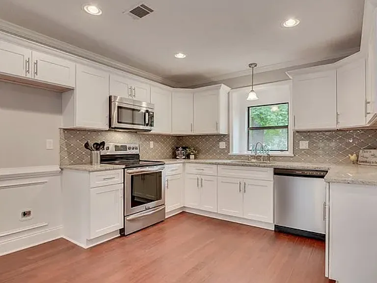 223 Ronstadt Dr — Photo 4