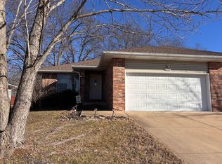 1736 S 10th Ave, Ozark, MO 65721