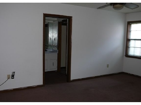 3rd image of 6022 Harvest Hill Cv