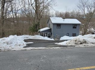 106 Manchester Dr, Bushkill, PA 18324