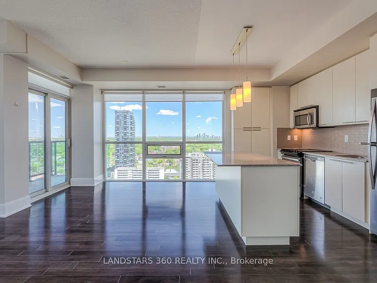 70 Roehampton Ave #2120 — Photo 9