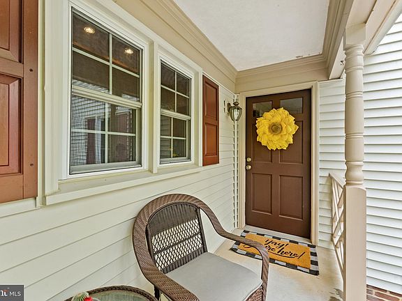 3rd image of 7117 Westmoreland Dr