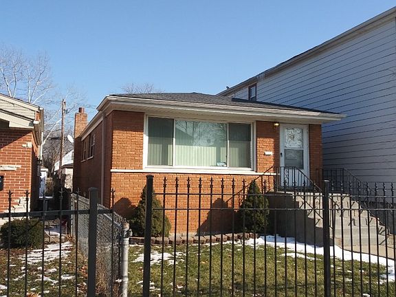 3rd image of 9257 S Calumet Ave