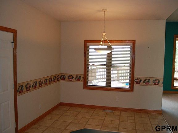 4th image of 708 Kayleen Dr