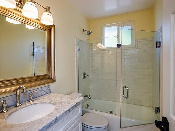 4th image of 1327 Gillespie St Unit B