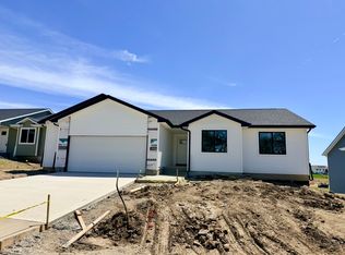 206 S Walnut Dr, Norwalk, IA 50211