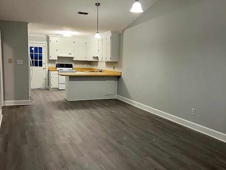 3227 Christopher Dr NW #B — Photo 2