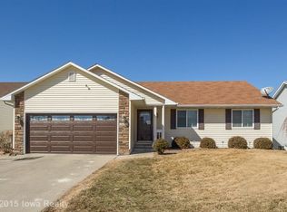 2612 Bent Ridge Ct, Des Moines, IA 50320