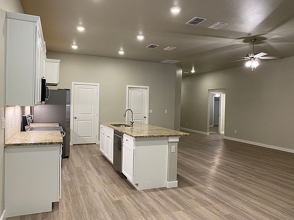 5th image of 13711 Avenue Q