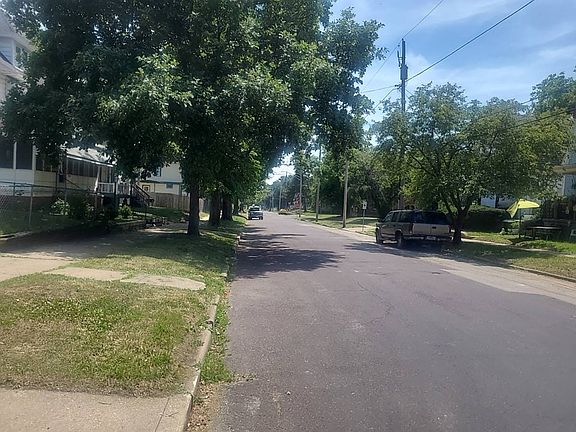 5th image of 1818 N Indiana Ave