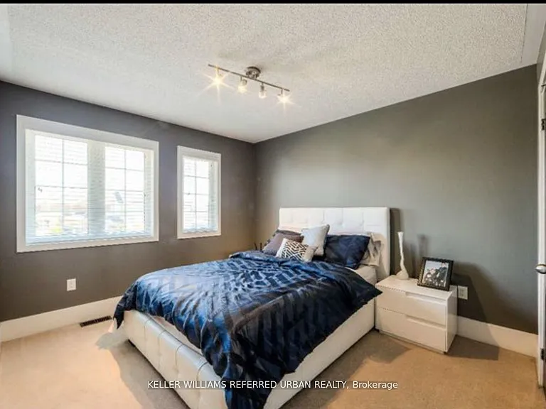 118 Earlsbridge Blvd S — Photo 9