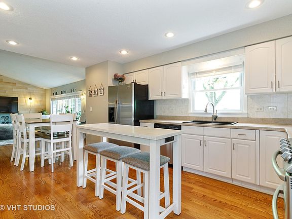 5th image of 12661 S Massasoit Ave