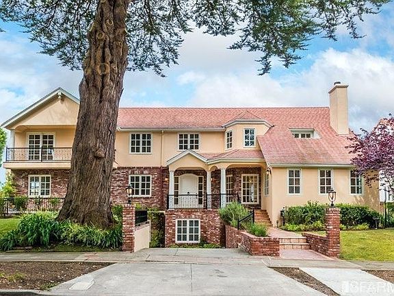 2nd image of 24 San Benito Way