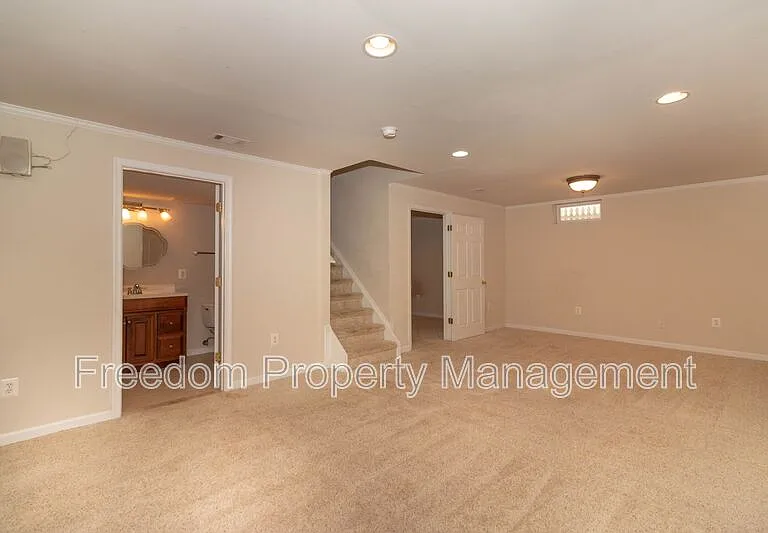 6758 Sutton Oaks Way — Photo 17