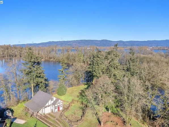 300 Madrona Ct, Saint Helens, OR 97051