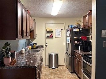 5th image of 32 Silver Hill Ln APT 1