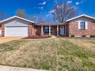 2161 Olde Winery Rd, Saint Louis, MO, 63129