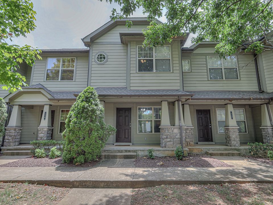 1st image of 105 4th Ave APT 113