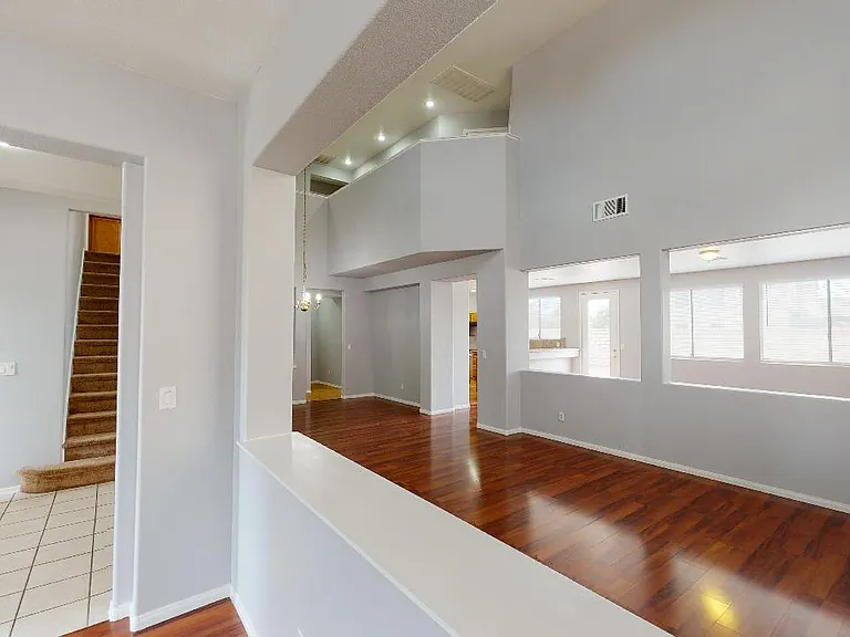 377 Ravensmere Ave — Photo 8