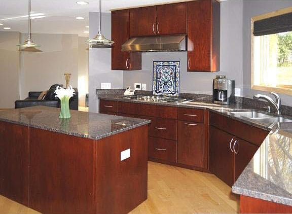 2nd image of 800 Millwood Avenue