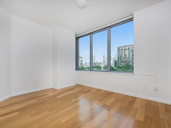5th image of 4630 Center Blvd APT 311
