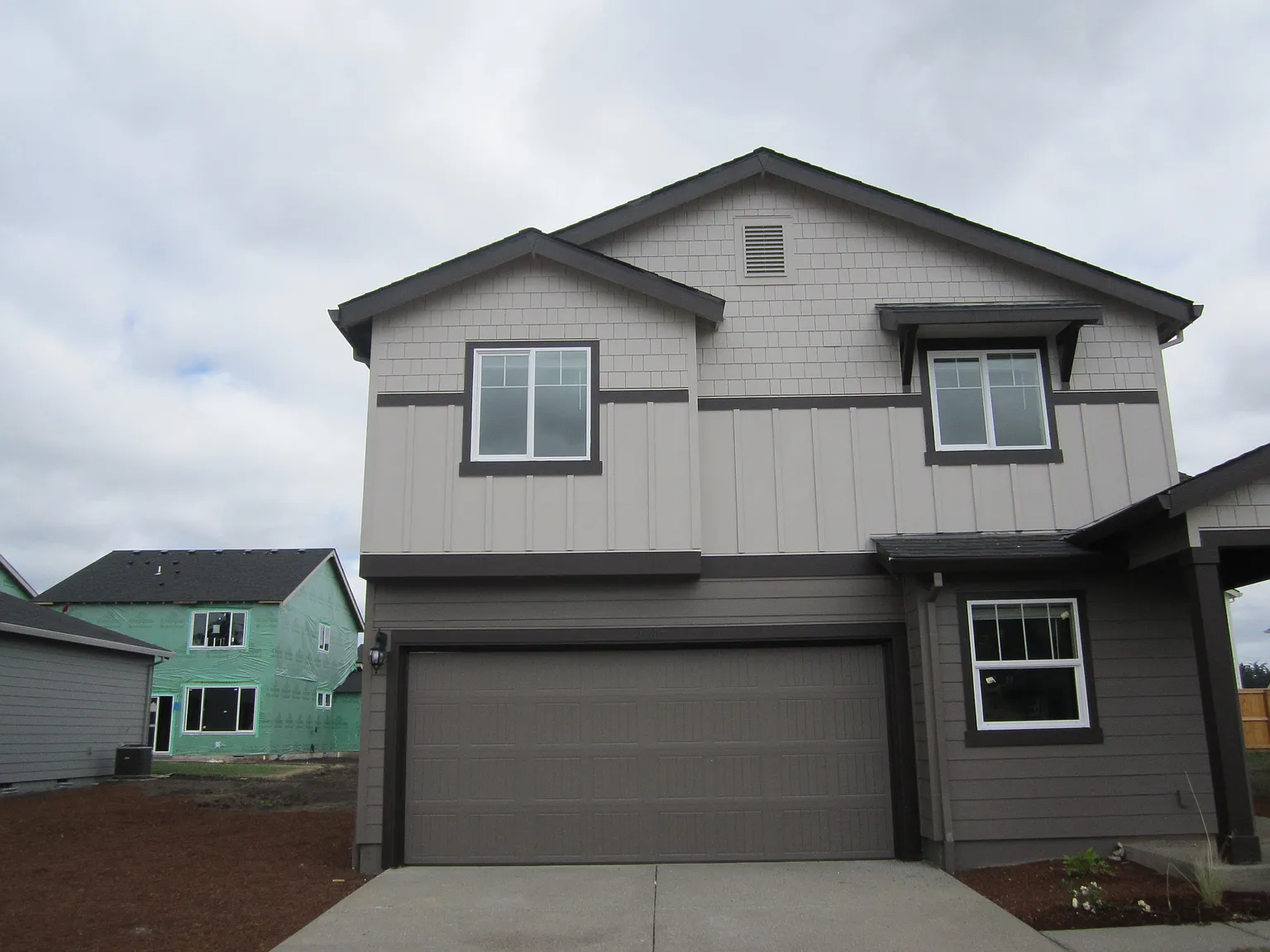 4 bed, 2.5 bath, 1880 sqft, $2,575 — Photo 1
