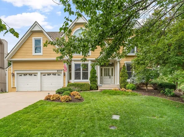8217 W 146th Ter, Overland Park, KS 66223
