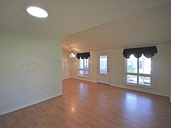 4th image of 26859 Avenue Of The Oaks Unit A