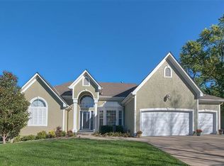 2512 SW Wintercreek Dr, Lees Summit, MO 64081