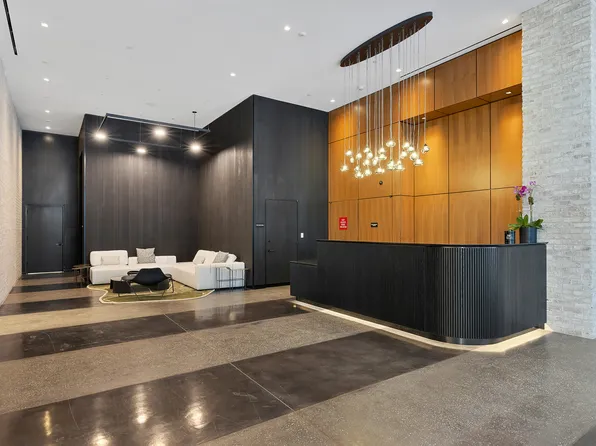 504 Sackett Street image 13 of 27