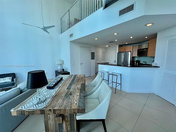 5th image of 300 Biscayne Blvd #614
