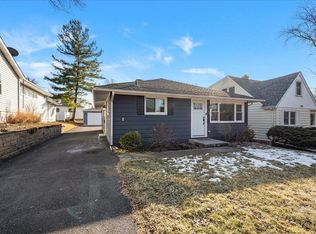 130 Division St, Geneva, IL 60134