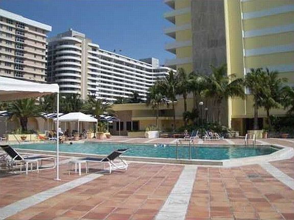 4th image of 5600 Collins Ave APT 12T