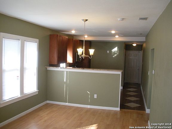 5th image of 1817 Fresno St