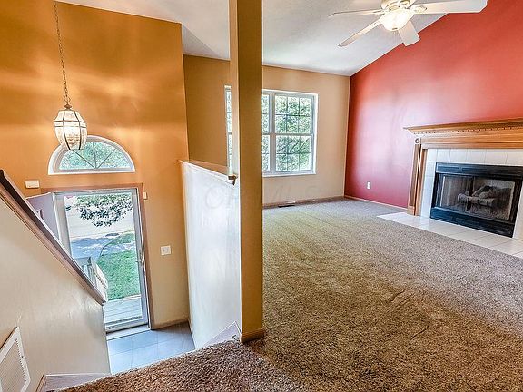 3rd image of 386 Grandlin Park Dr