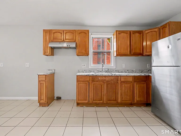 143 Highland Ave — Photo 8