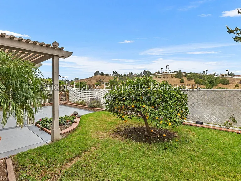 953 Gallery Dr — Photo 36