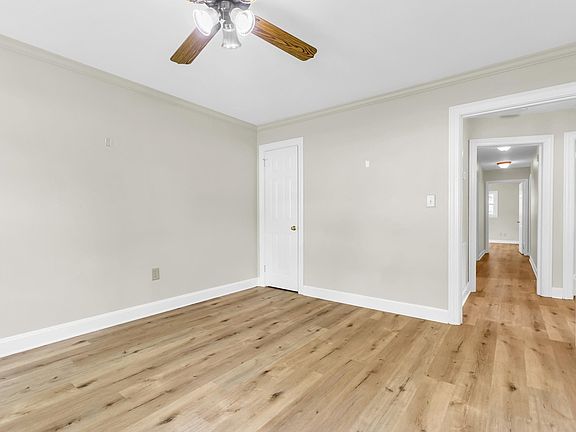 3rd image of 118 Buena Vista Ave #B