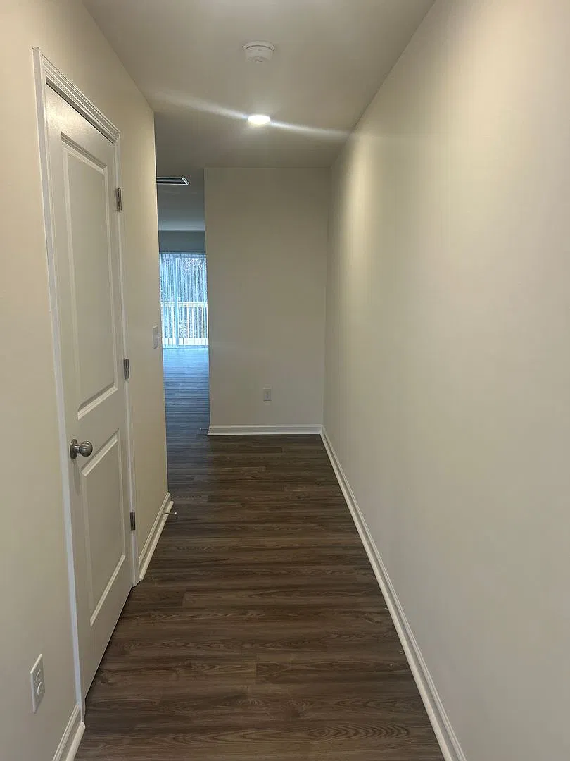 Beautiful townhome in the heart of Newton! — Photo 2