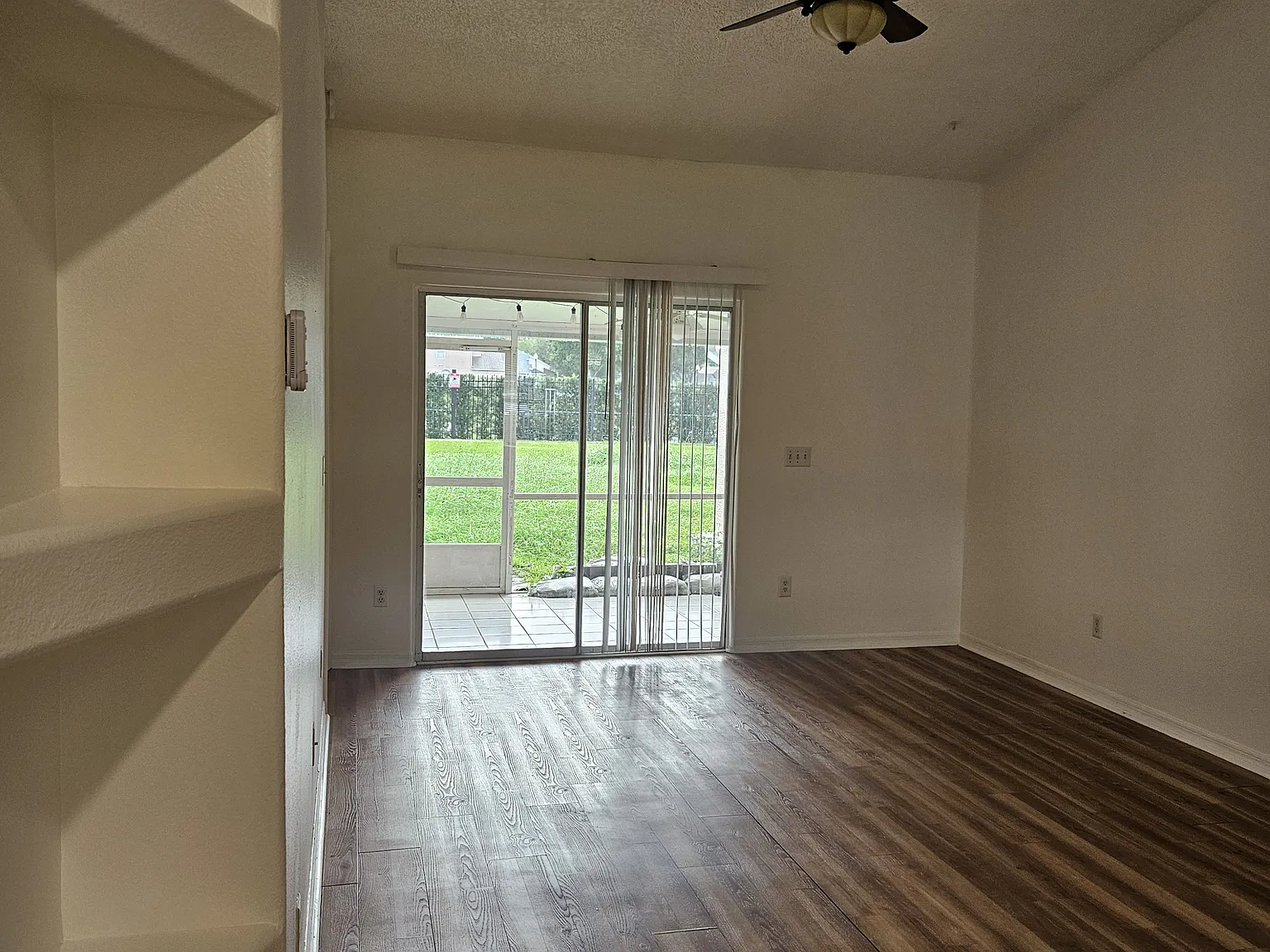 2 bed, 905 sqft, $1,500 — Photo 2